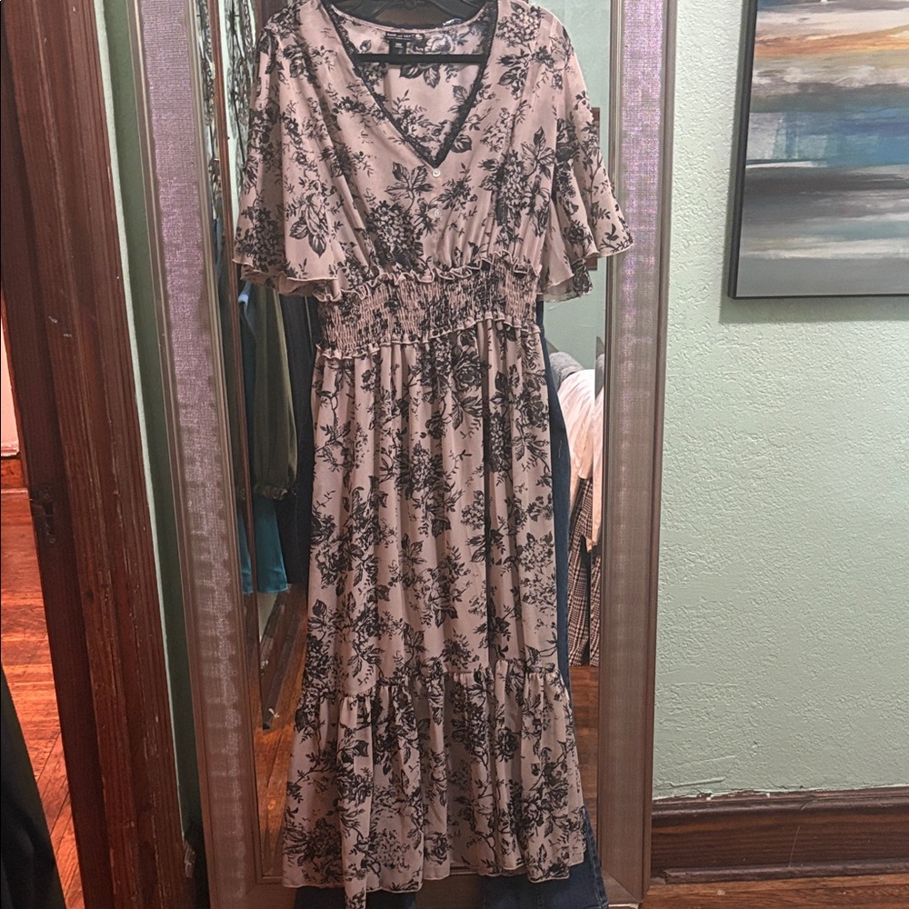 Chic Black Floral Maxi Dress